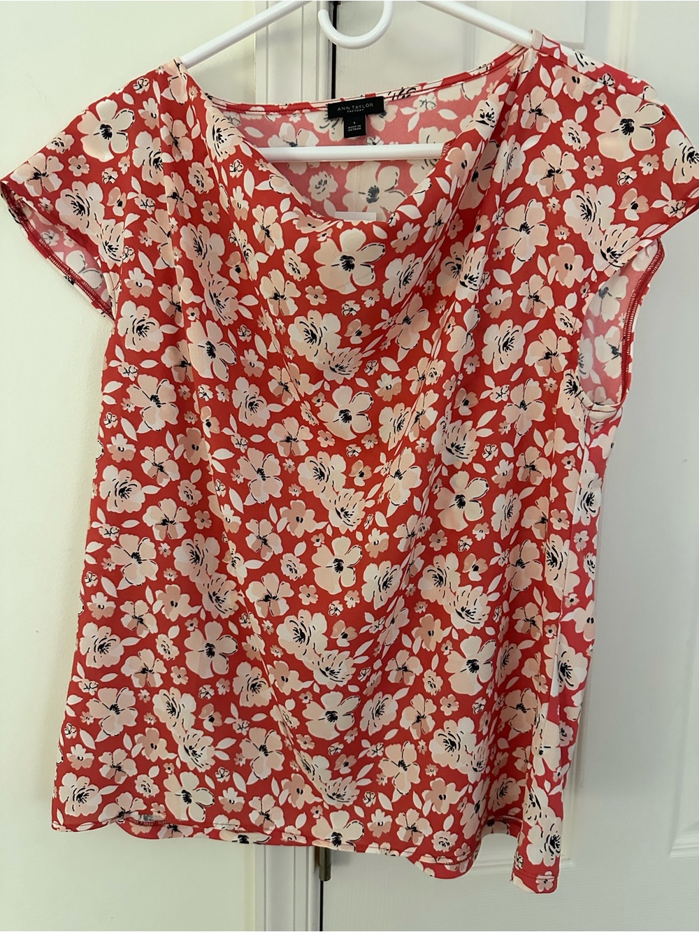 Ann Taylor Coral-Red Floral Cap Sleeve Blouse